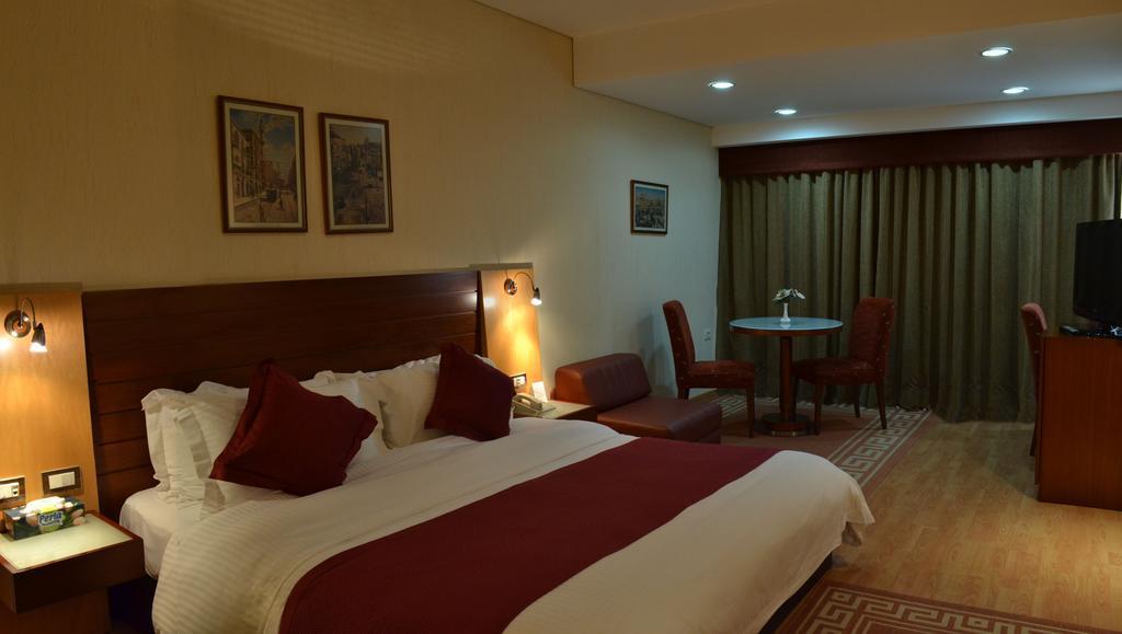Monteverde Hotel Beit Mery Rom bilde